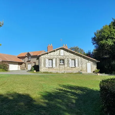 Holiday home Maison De Charme - A 1 Min - Jardin Prive *