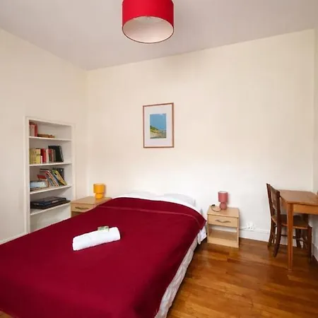 Maison De Charme - A 1 Min - Jardin Prive