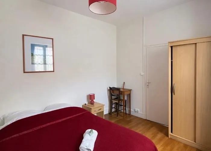 Holiday home Maison De Charme - A 1 Min - Jardin Prive