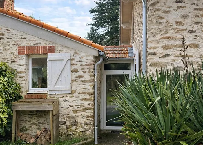 Maison De Charme - A 1 Min - Jardin Prive